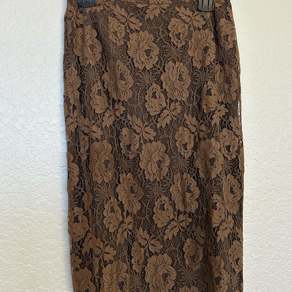 Elegant Brown Lace Skirt. No Size Or Brand Tag. Fits like a Small